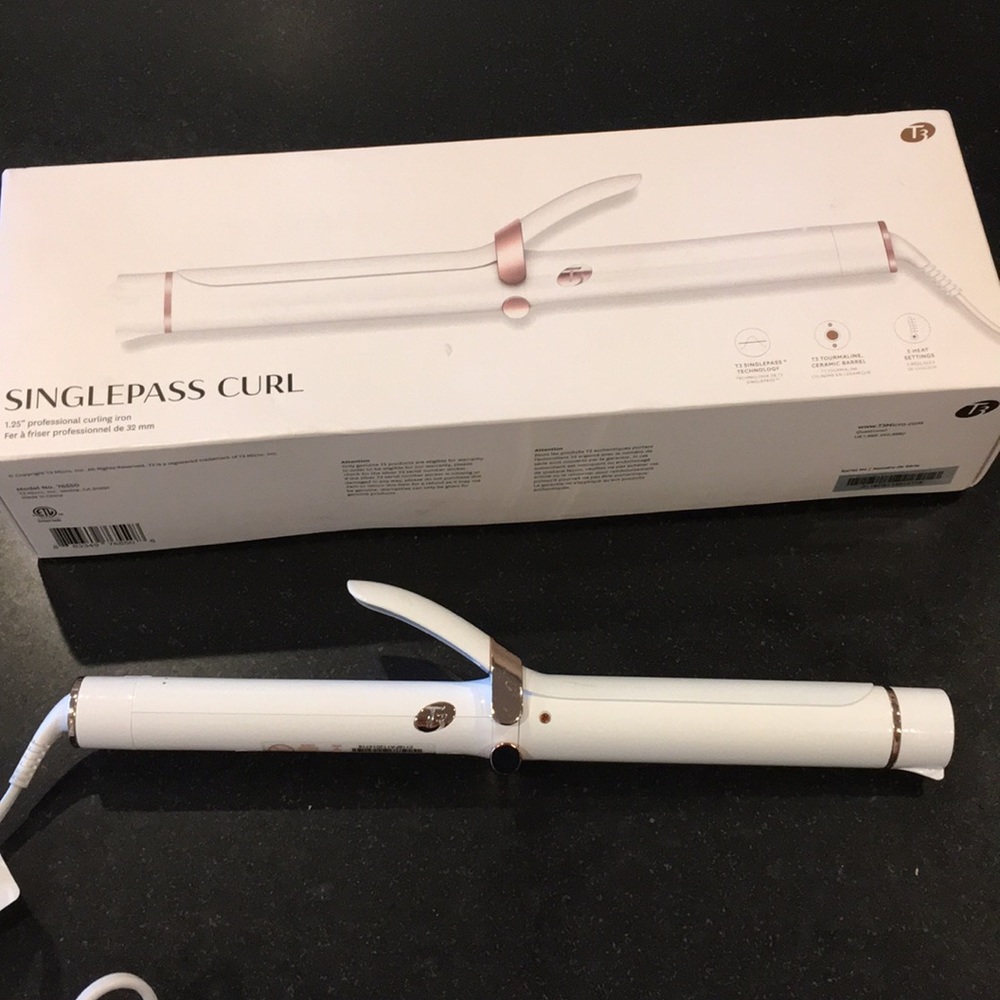 T3 Curling Iron 1.25 in